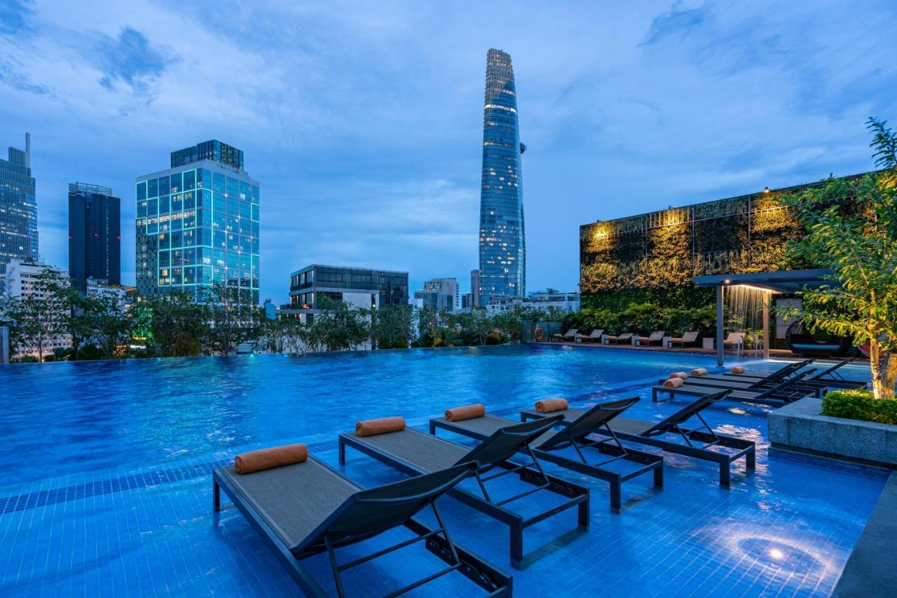 Отель Fusion Original Saigon Centre Хошимин Экстерьер фото Landmark 81 rooftop pool